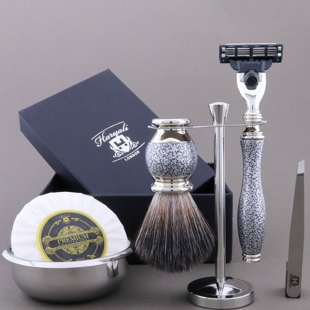 Haryali's Heritage Range Shaving Kit - HARYALI LONDON